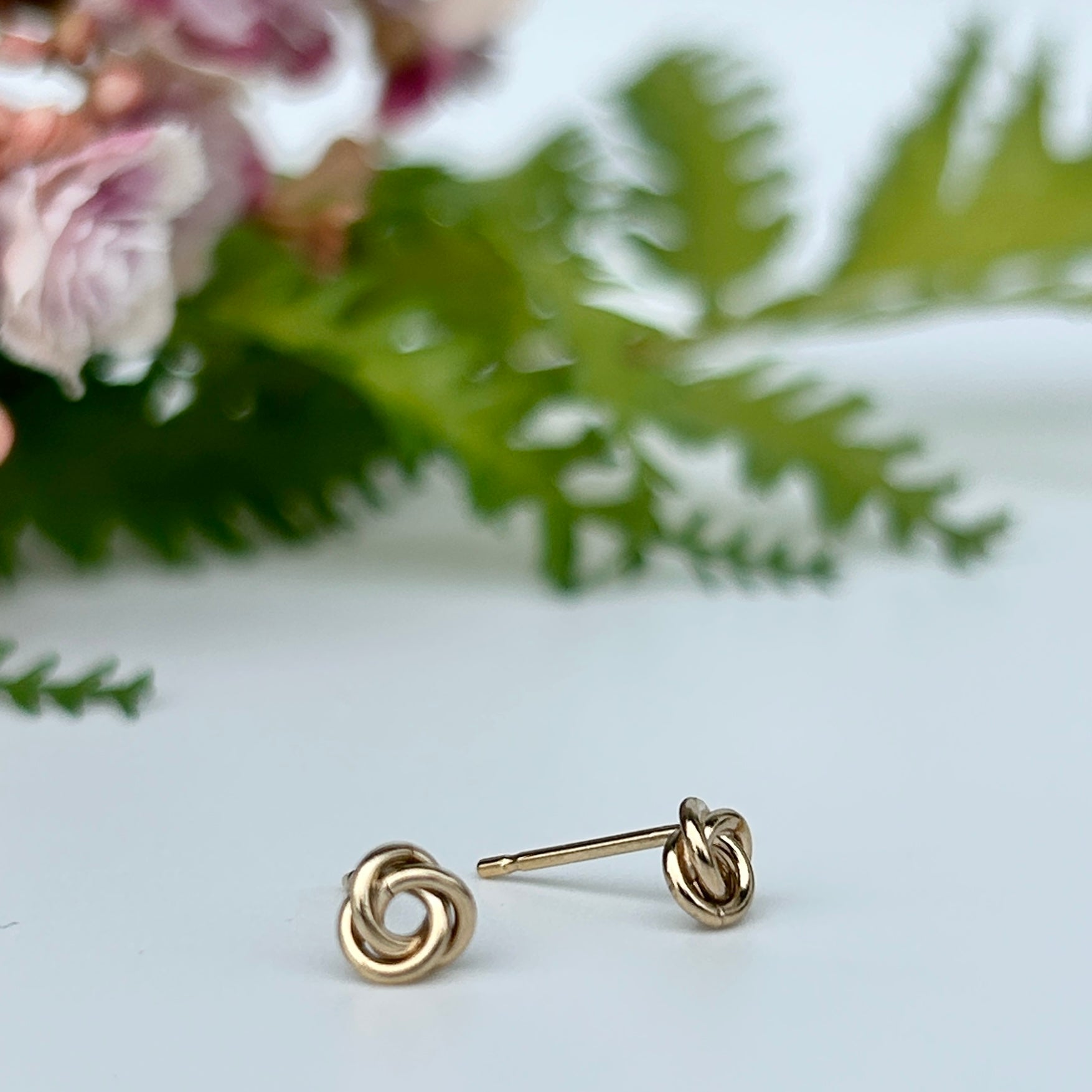 Gold filled stud earring knotted design