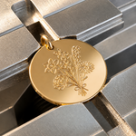 Gold filled engraved family birth flower bouquet pendant with floral design on engraving machine